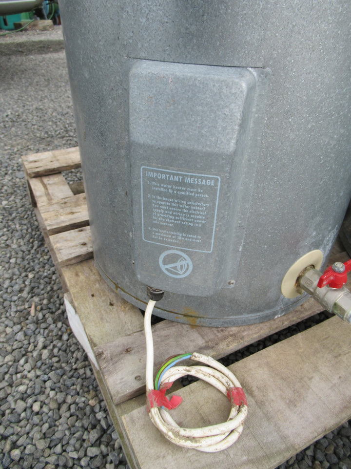 Mains Pressure Rheem Hot Water Cyclinder 135Ltr/1335H x 430Dia