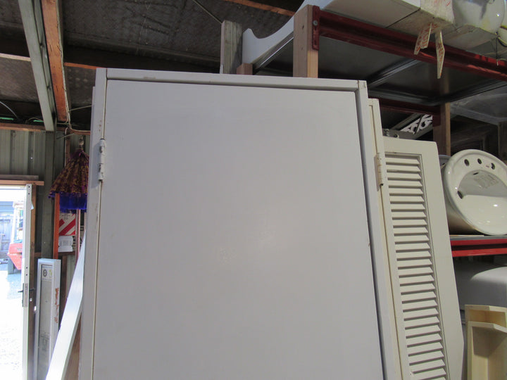 Paint Finish Hollow Core Hallway Door in Frame (Left Hung) 2030H x 660W x 140D/Door 1980H x 610W