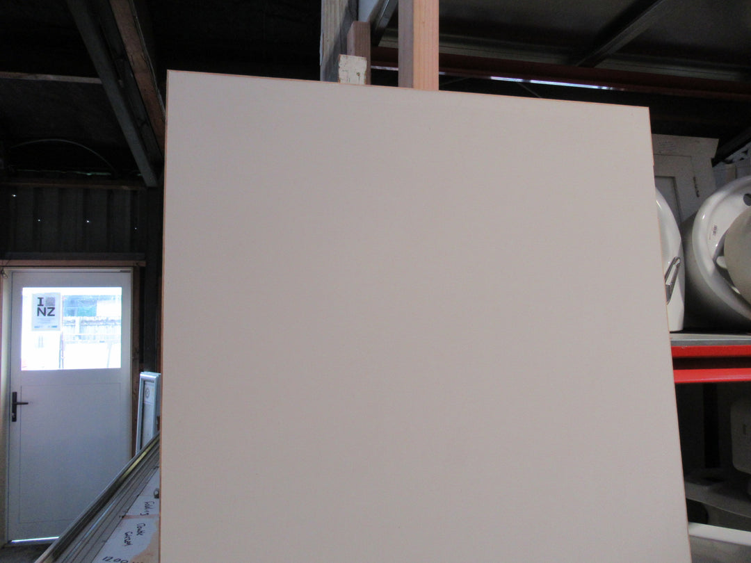 Modern Hume Door  1980H x 760W x 35D