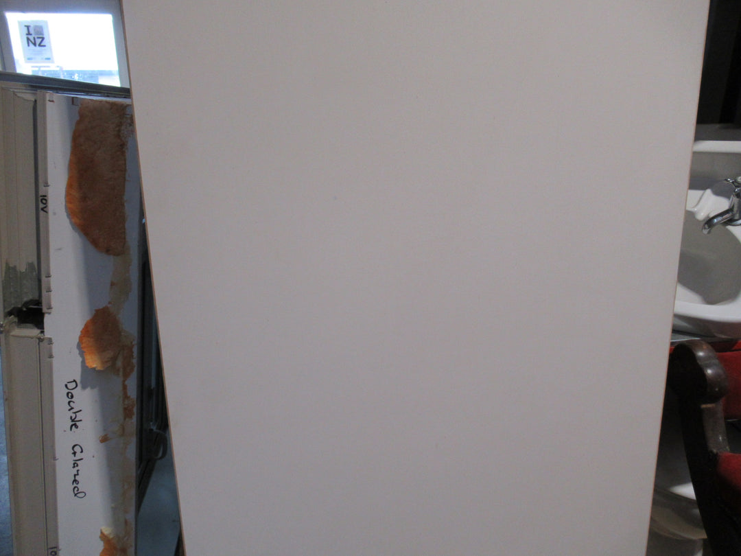 Modern Hume Door  1980H x 760W x 35D