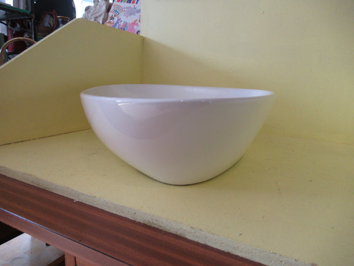 Pippi Shape Ceramic Basin 130H x 590W x 400D(CArt)