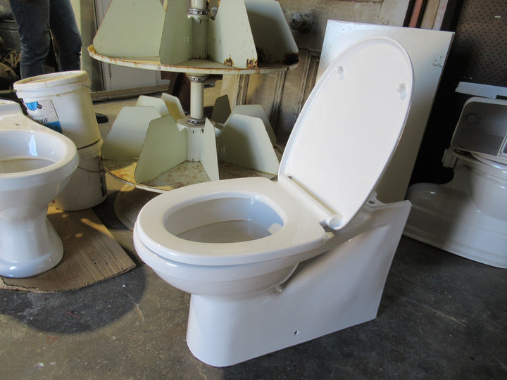 Villeroy & Bosch Toilet Pan with Seat 440H x 355W x 700D