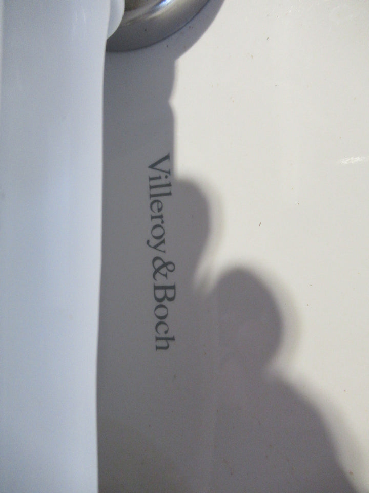 Villeroy & Bosch Toilet Pan with Seat 440H x 355W x 700D