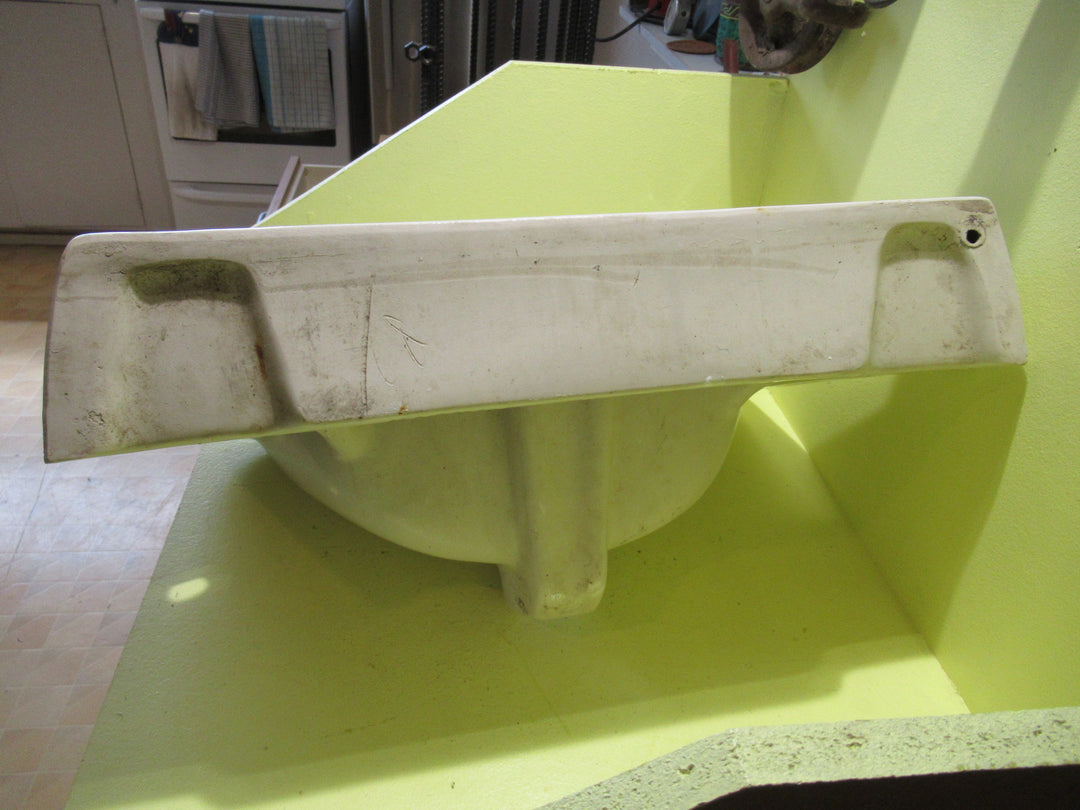 Armitage ShankRounded Rectange Basin with 1 Tap hole 220H x 550W x 430D