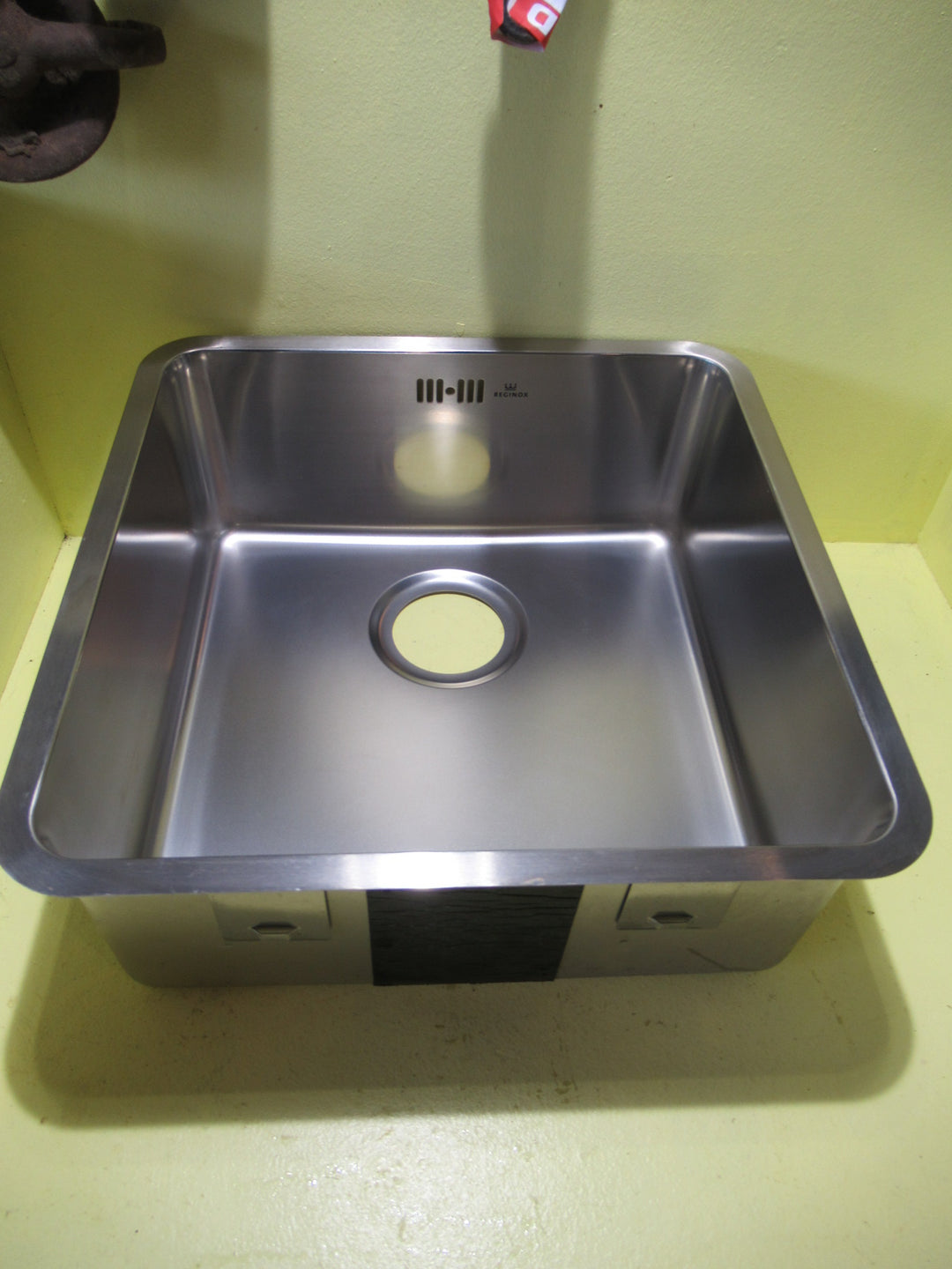 Reginox Single Bowl Undermounted Sink 440SQ x 175H