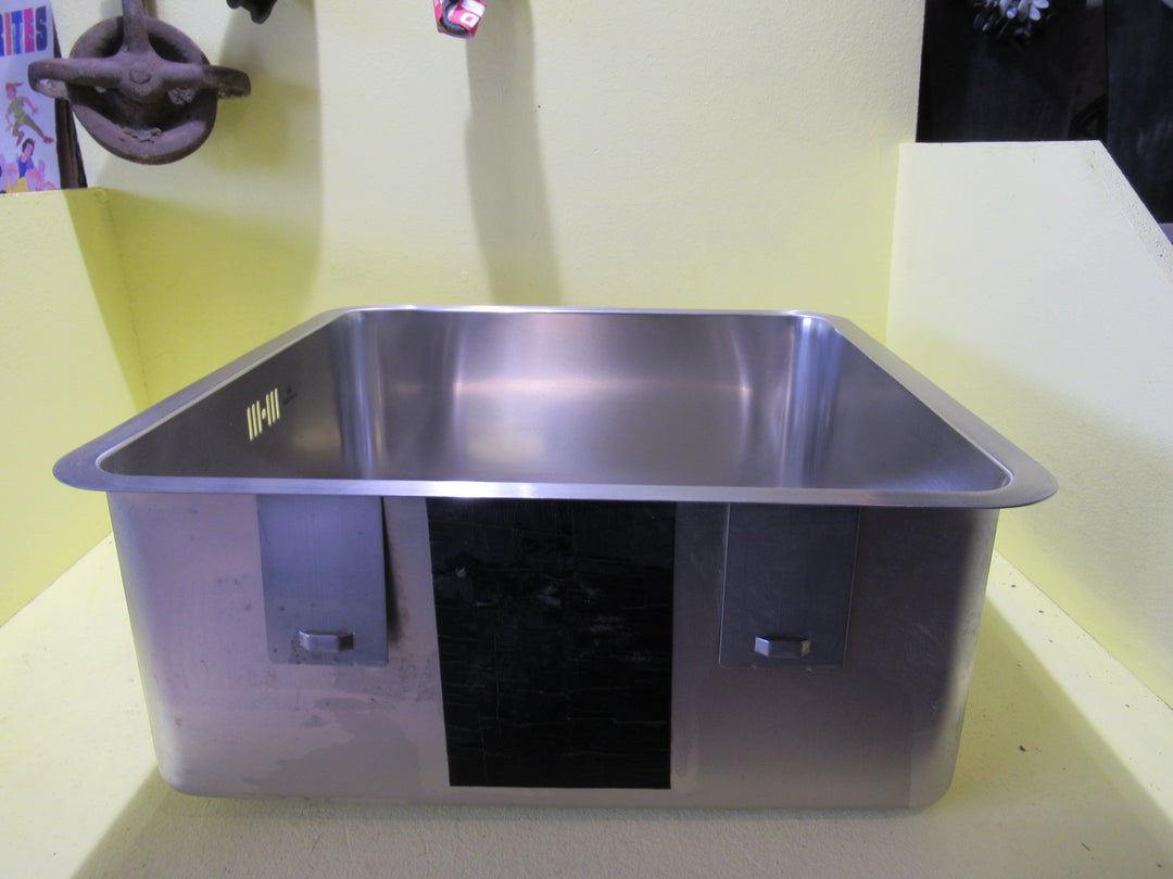 Reginox Single Bowl Undermounted Sink 440SQ x 175H