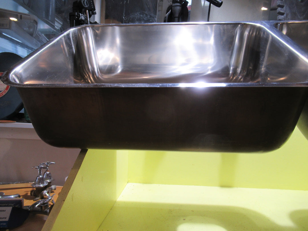 Mercer Doule Laundry Sinks 1080H x 390W x 180D
