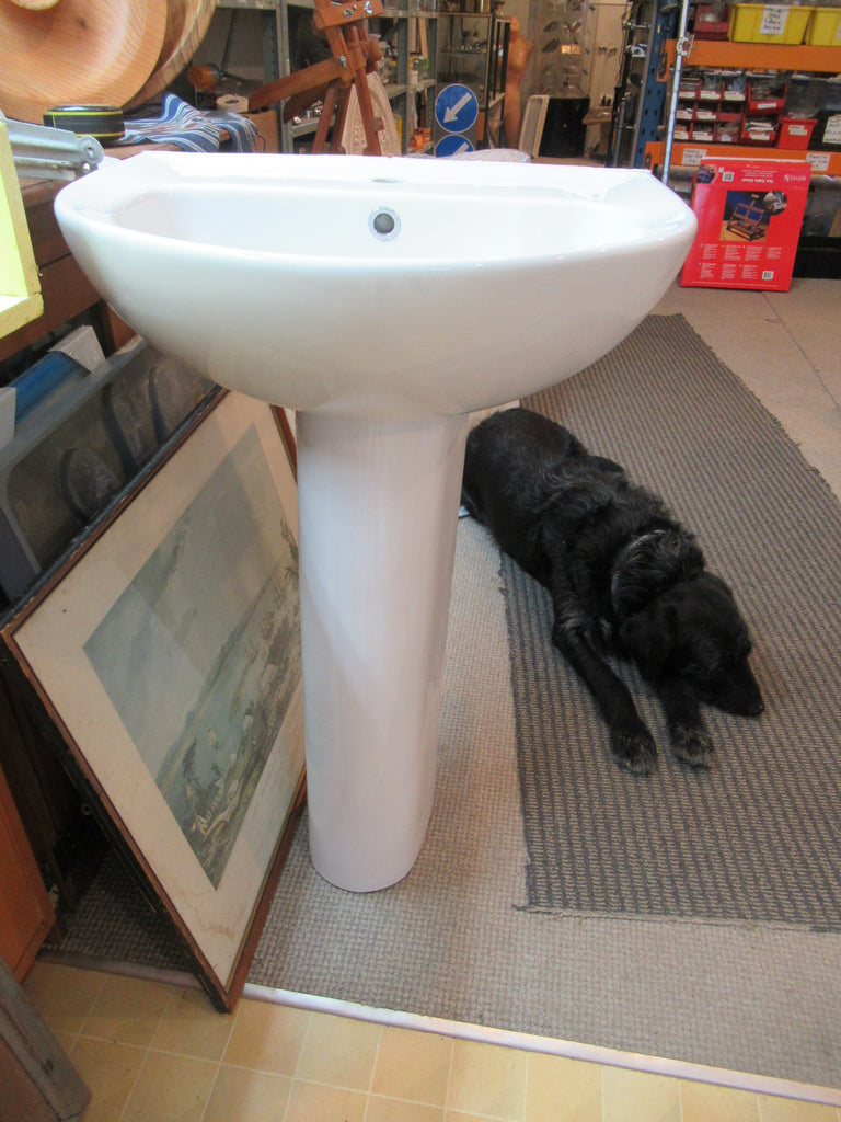 1/2 Circle Basin & Pedestal 840H x 540W