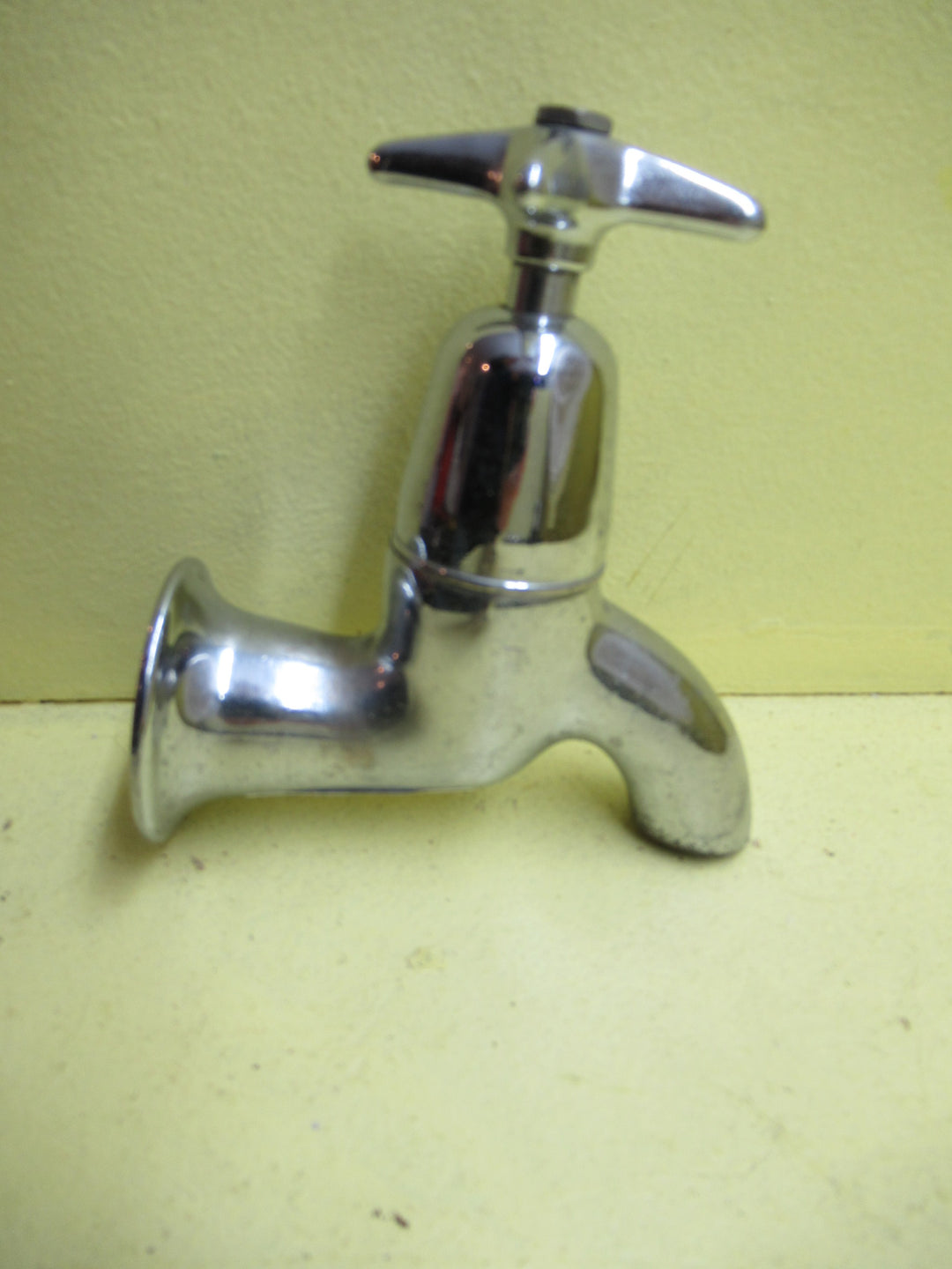 Retro Star Wall Mounted Bath Taps 110/125/135H x 55Dia x 125/150/160D