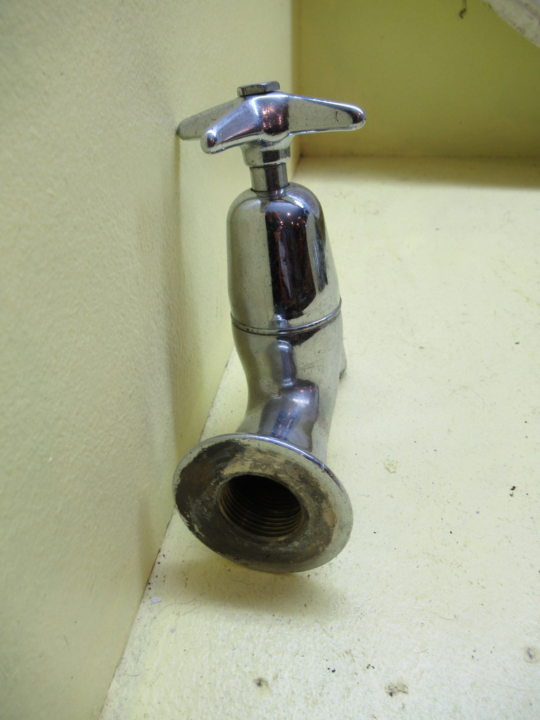 Retro Star Wall Mounted Bath Taps 110/125/135H x 55Dia x 125/150/160D