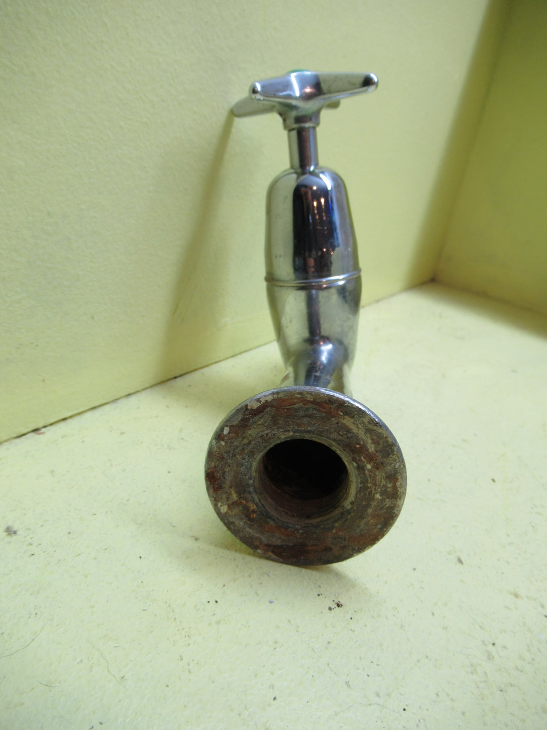 Retro Star Wall Mounted Bath Taps 110/125/135H x 55Dia x 125/150/160D