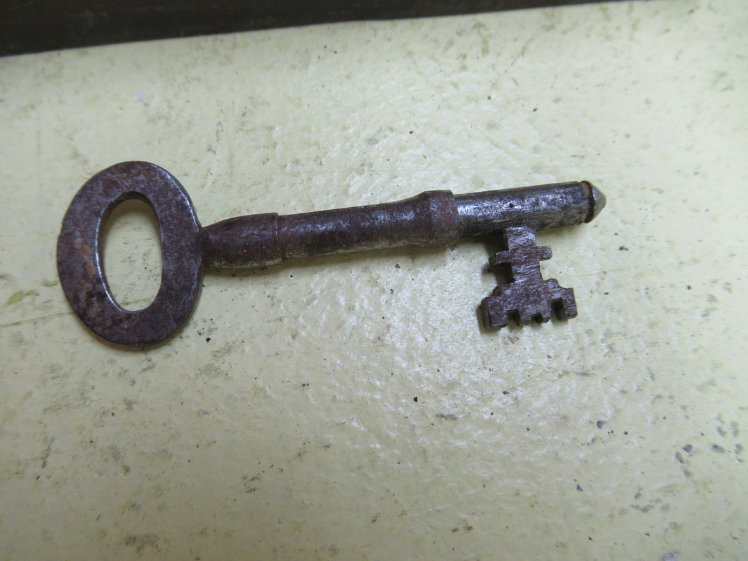 Vintage Security Bolt Lock with Key 122L x 22W/Body 70H x 78D x 17W.