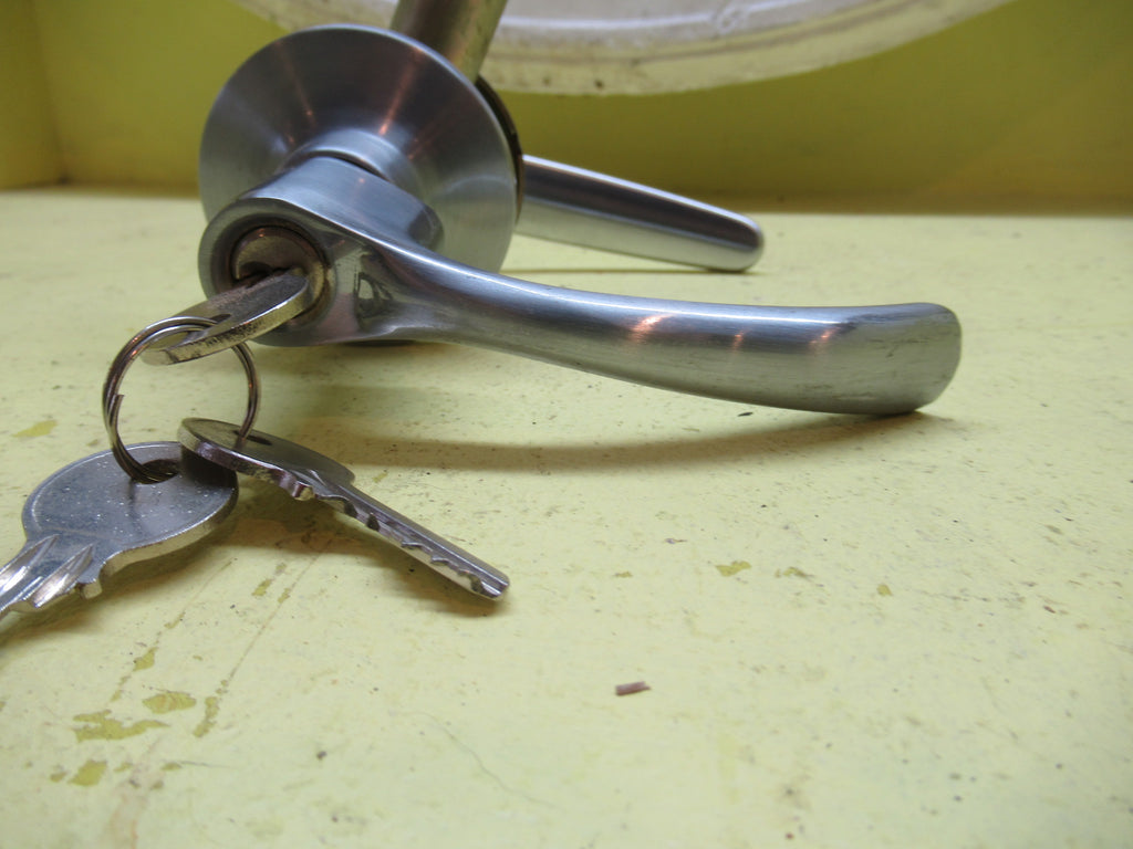Mixed Handle Lever Lock with Key's 65Dia x 65H/Lever 120L