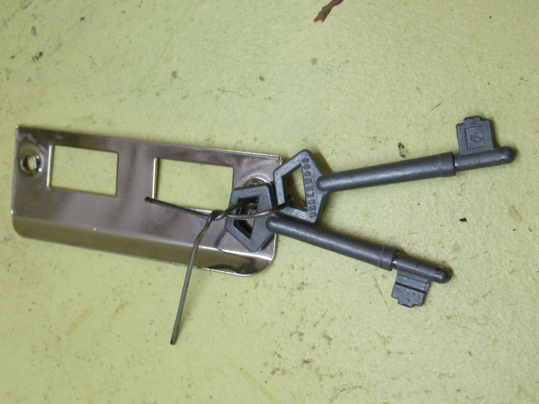 Underwood Mortice Lock , Stricker & 2 Keys 153L x 22W/Body 116H x 90D x 12D/Axial 75L