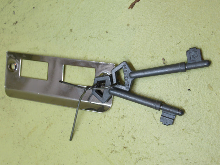Underwood Mortice Lock , Stricker & 2 Keys 153L x 22W/Body 116H x 90D x 12D/Axial 75L