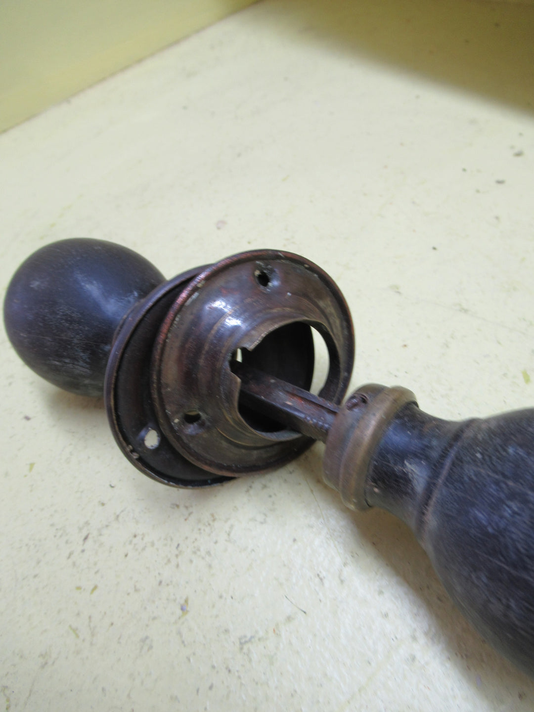 Tulip Shape with Flush Dome on top of Handle with Brass Plate 80H x 50Dia/Plate 60Dia