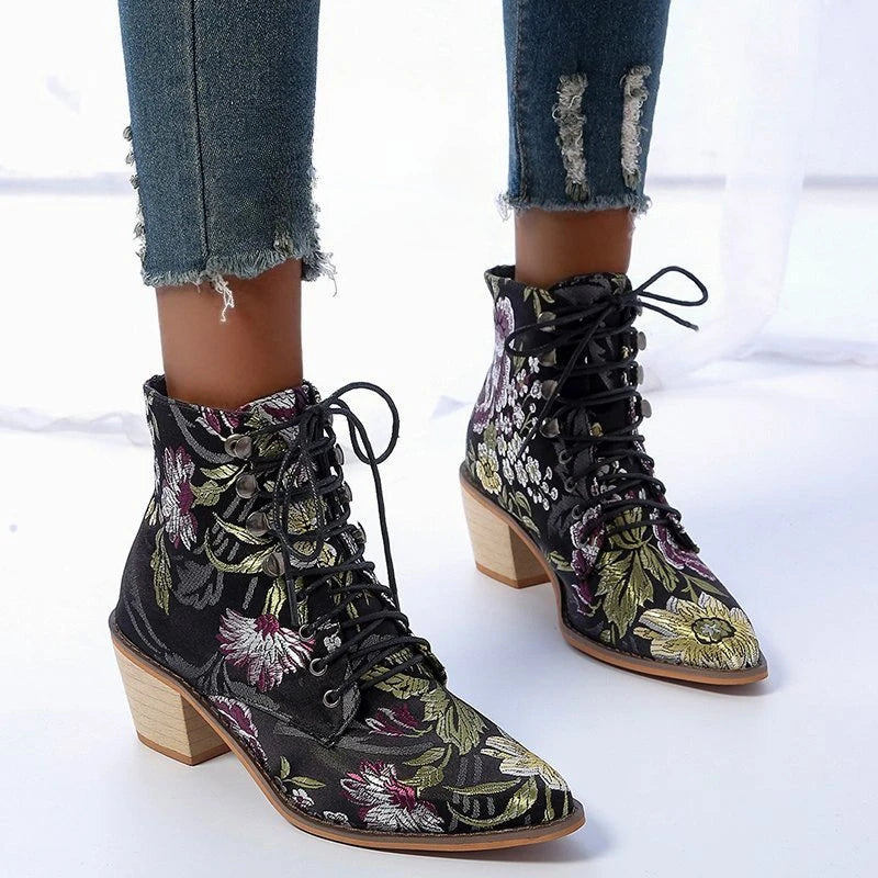 Pointed-toe Embroidery Ethnic Boots Women Low-heel Pumps Platform Red Boots Modern Designer Boots Plus Size Banquet Women Shoes