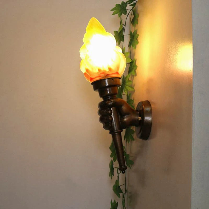 Industrial Simple Wall Lamp Modern Creative Torch Hand Lamps Vintage Wall Lamp for Bathroom Loft Stair Outdoors Lighting Fixture