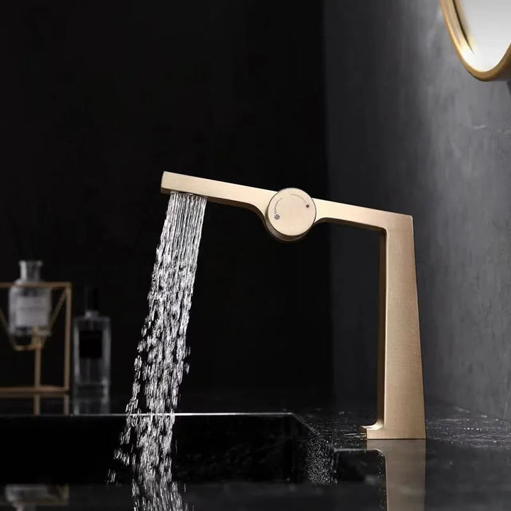 Luxury brass rose gold bathroom faucet with simple design, one hole single handle cold and hot dual control basin Tap