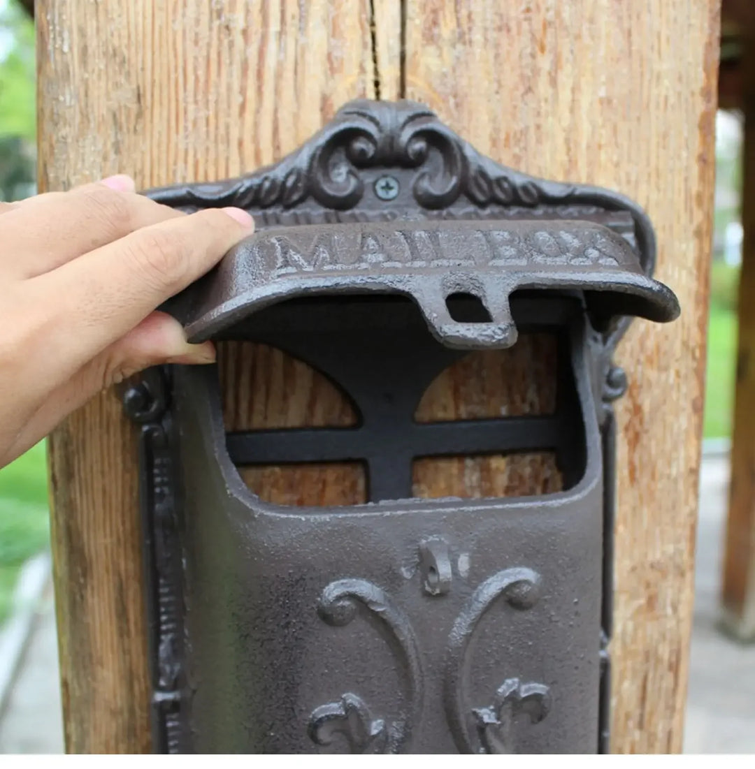European Retro Letter Mailbox/Cast Iron Old Post Case Courtyard Wall Mounted Letter Box