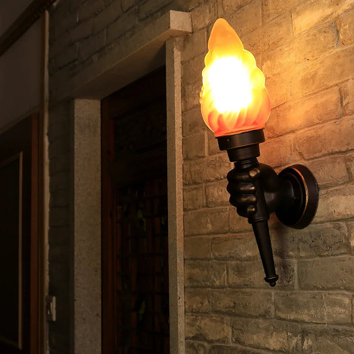 Industrial Simple Wall Lamp Modern Creative Torch Hand Lamps Vintage Wall Lamp for Bathroom Loft Stair Outdoors Lighting Fixture