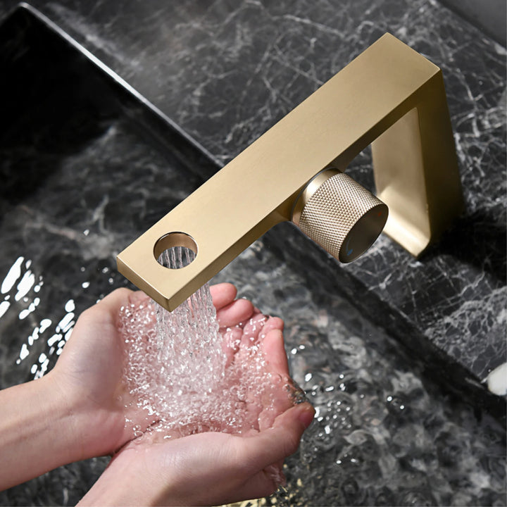 Luxury brass rose gold bathroom faucet with simple design, one hole single handle cold and hot dual control basin Tap