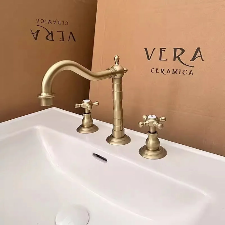 Luxury Gold Color Brass 3 Hole Basin Sink Faucet Dual Handle Hot and Cold Mixer Tap Plum Shape Nnf981