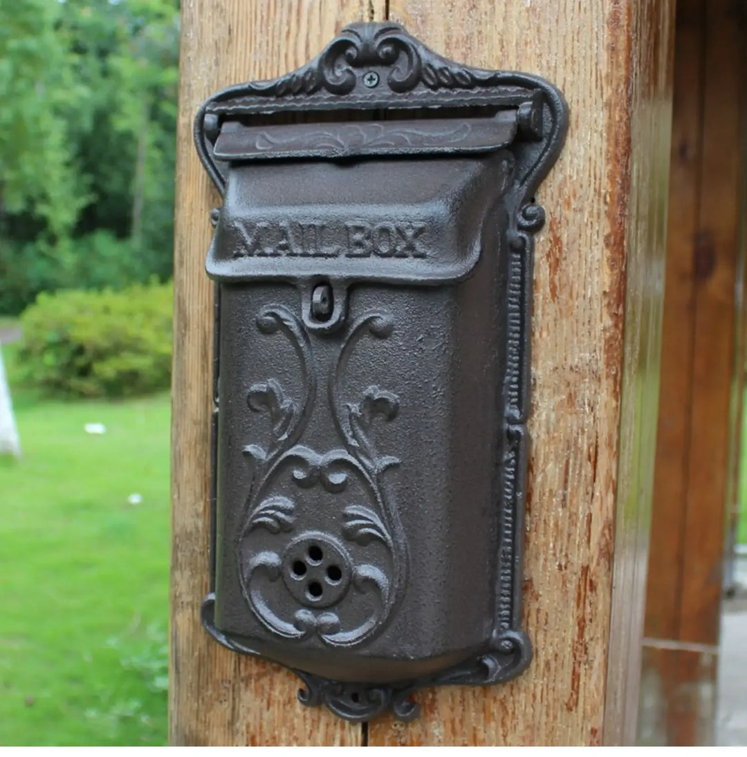 European Retro Letter Mailbox/Cast Iron Old Post Case Courtyard Wall Mounted Letter Box