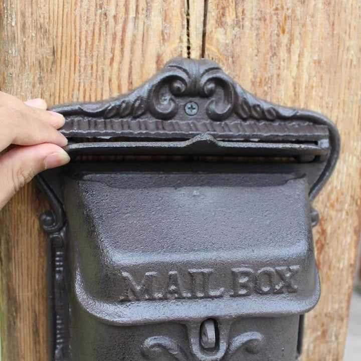 European Retro Letter Mailbox/Cast Iron Old Post Case Courtyard Wall Mounted Letter Box