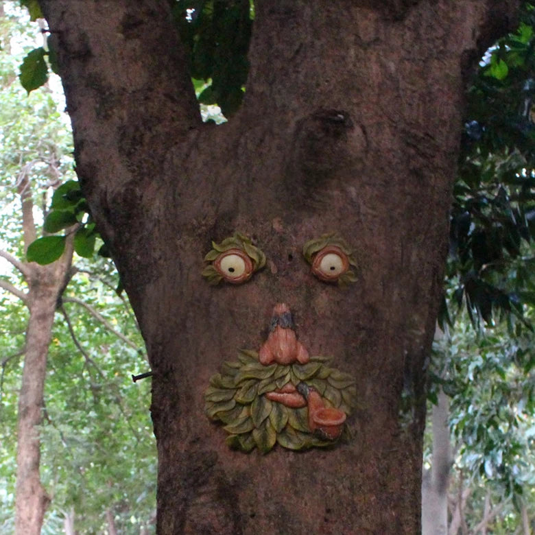 1pc Old Man Tree Hugger Garden Patio Outdoor Tree Sculpture Face Funny Garden Tree Old Fashioned Whimsical Face Decor，Pipe shape
