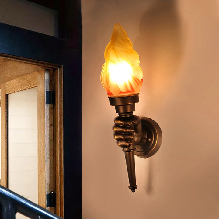 Industrial Simple Wall Lamp Modern Creative Torch Hand Lamps Vintage Wall Lamp for Bathroom Loft Stair Outdoors Lighting Fixture