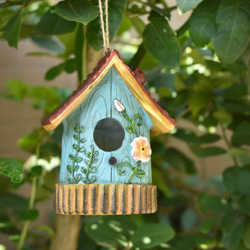 Hanging Bird House Resin Outside Bird Hut Novelty Garden Decoration Nest for Fence, Trees, Yard House Decoration Ornaments
