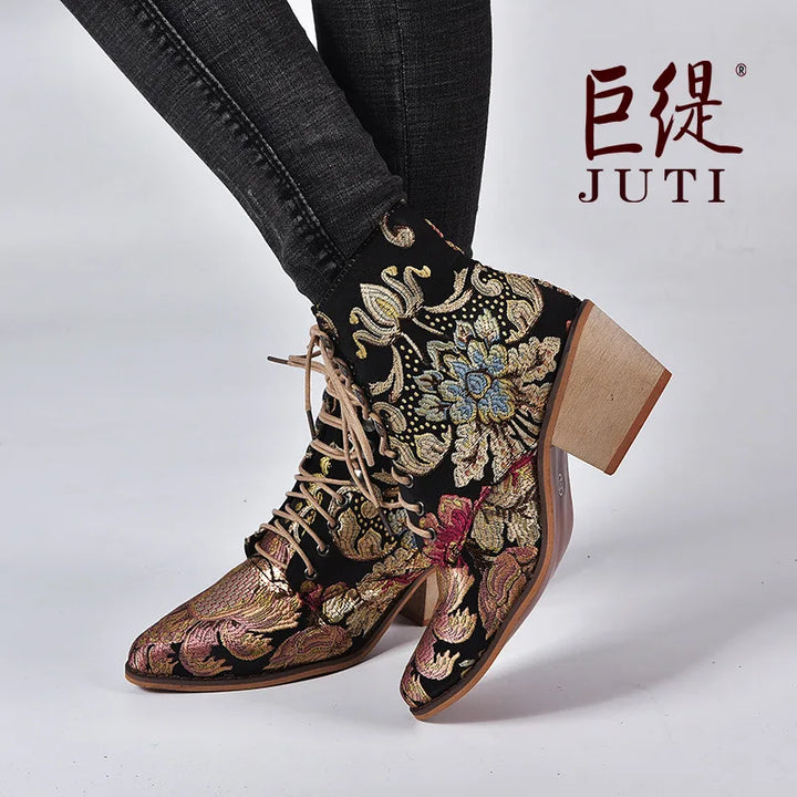 Pointed-toe Embroidery Ethnic Boots Women Low-heel Pumps Platform Red Boots Modern Designer Boots Plus Size Banquet Women Shoes