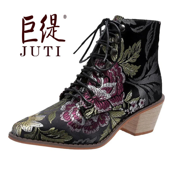 Pointed-toe Embroidery Ethnic Boots Women Low-heel Pumps Platform Red Boots Modern Designer Boots Plus Size Banquet Women Shoes