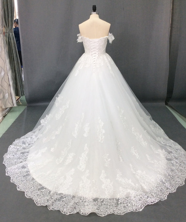 White Off Shoulder Wedding Dresses 2022 Bride for Plus Size Women Celebrity Ball Gowns Beads Lace Applique Bridal Gown