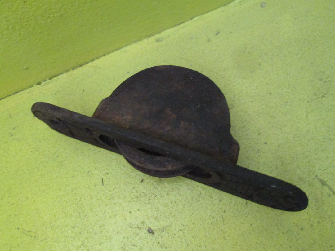 Kenrick Secret Axiel Pulley - Oval with Pyramid Design 125L x 28W x 45D