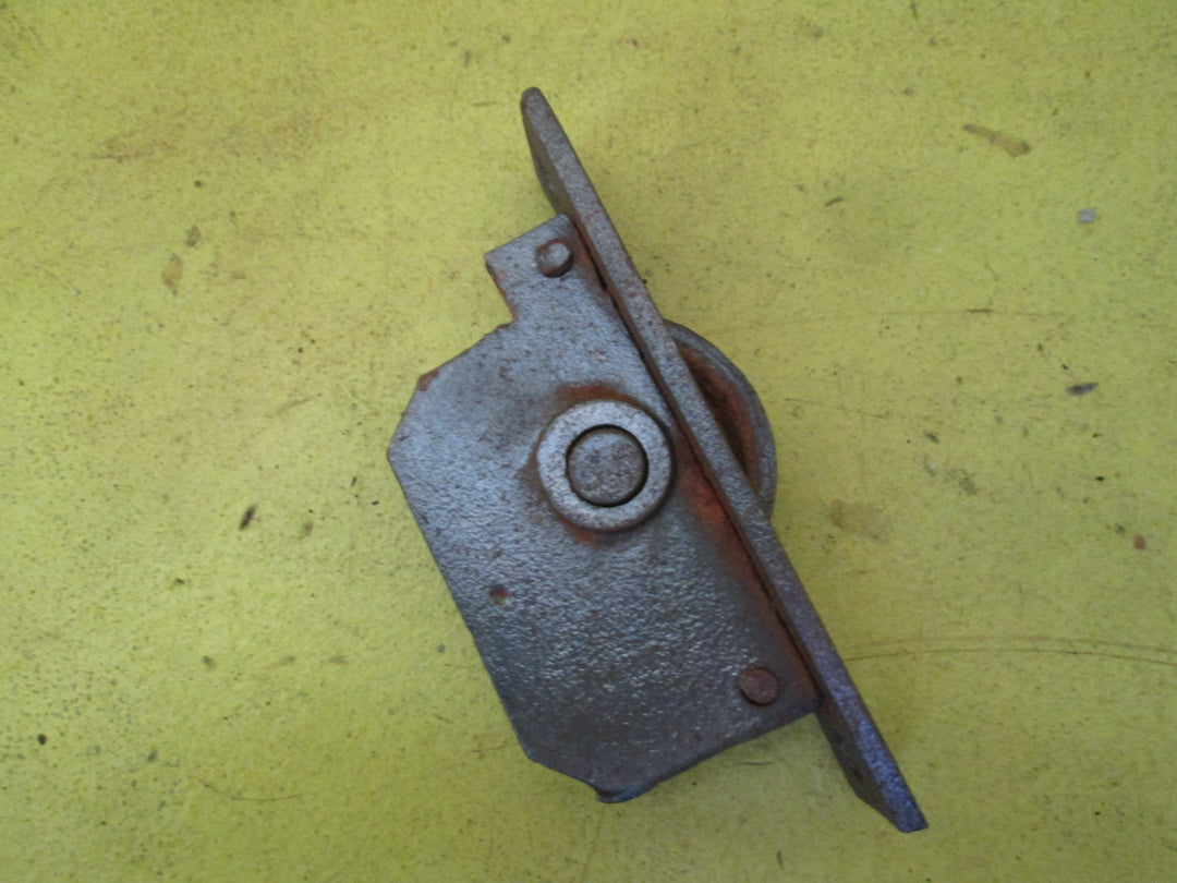 Rectangle with Rectangle Casing Sash Weigh Pulley 104L x 25W x 40D