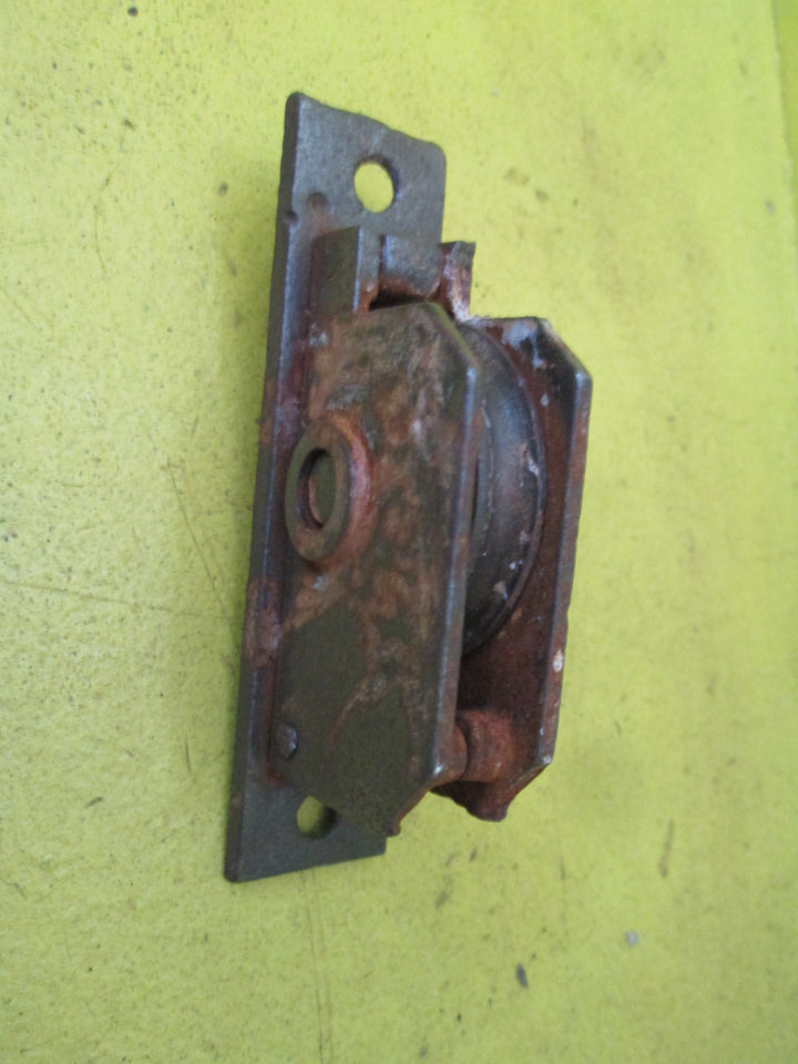 Rectangle with Rectangle Casing Sash Weigh Pulley 104L x 25W x 40D