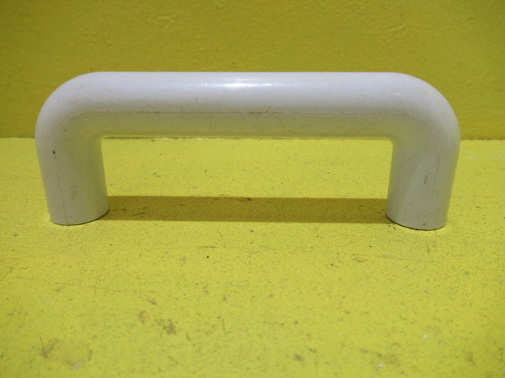 White/Light/Grey Plastic Sysane Pull Handles 16D