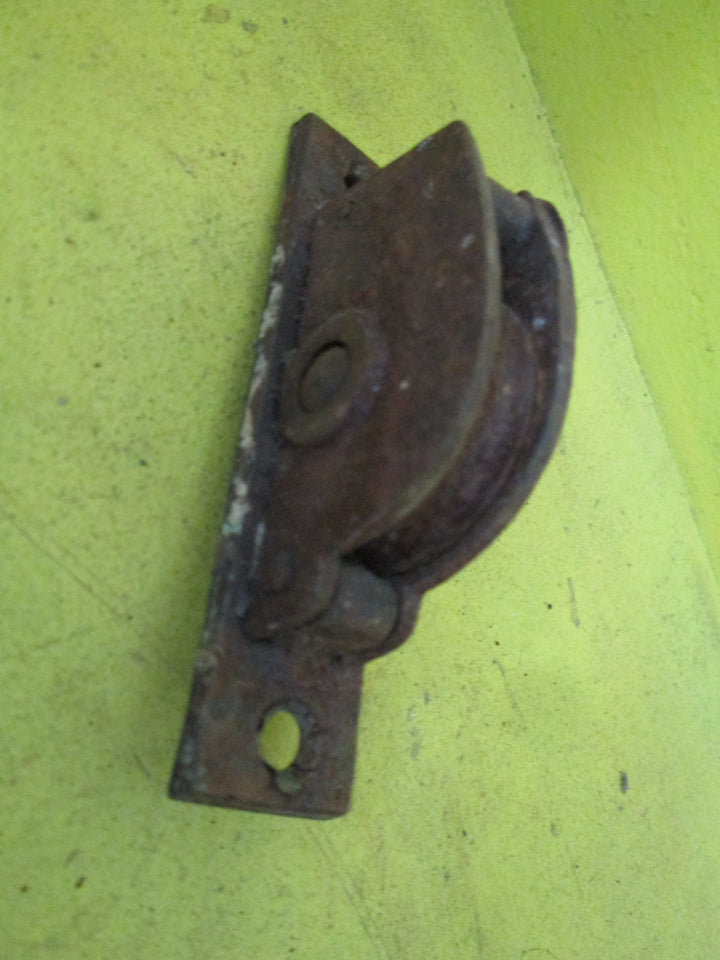 Small Rectangle Sash Pulley with Brass Plate 106L x 25W x 43D