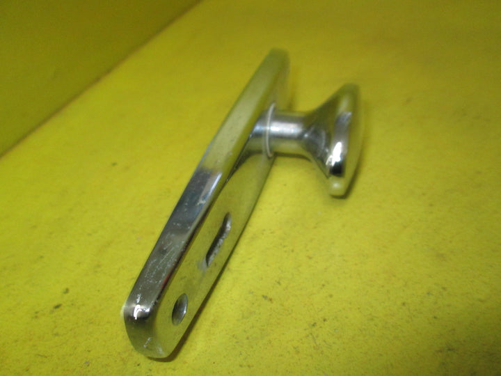 Retro Triangle Handle with raised Oval Knob 146L x 35-25W/Knob 57L x 35W x 42D