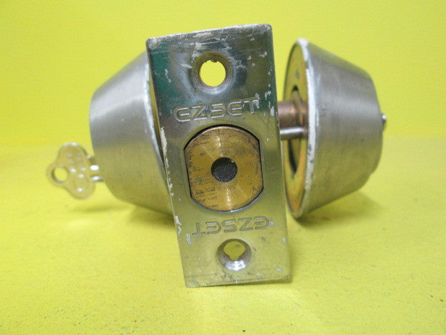 Double security door lock with key 45D x 25H