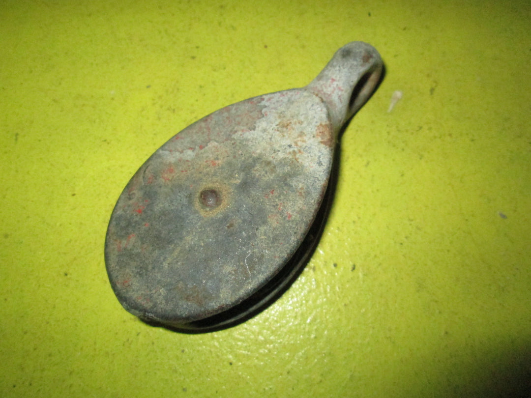 Iron Pulley 85/115L x 40/58W x 20/25D