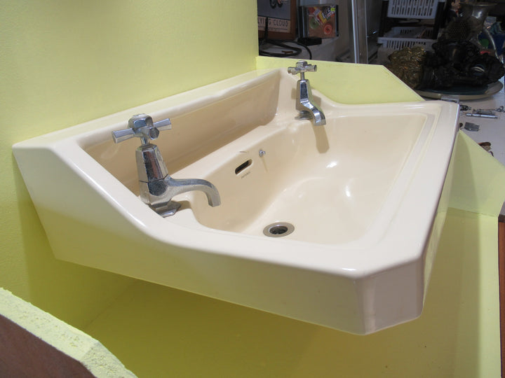 Traditional High Back Basin with Shelf and Retro Taps (Twyford)   630W x 470D x 320H