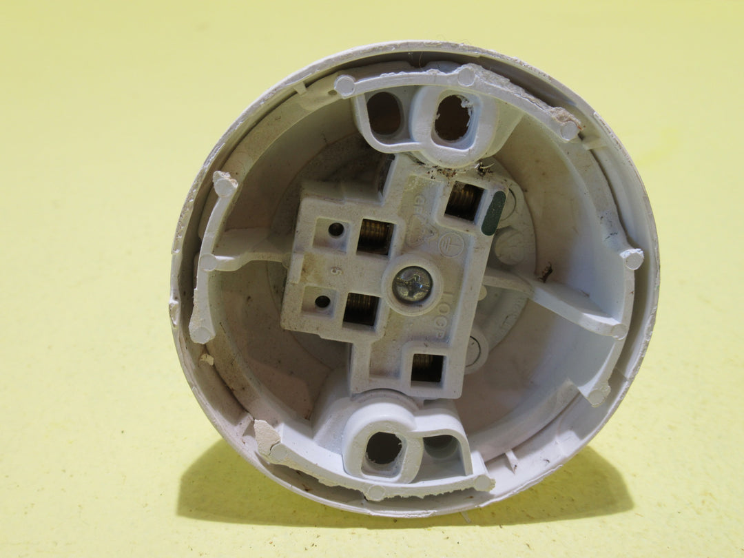 Light Mount with Lamp Holder 67D -25D x 55H