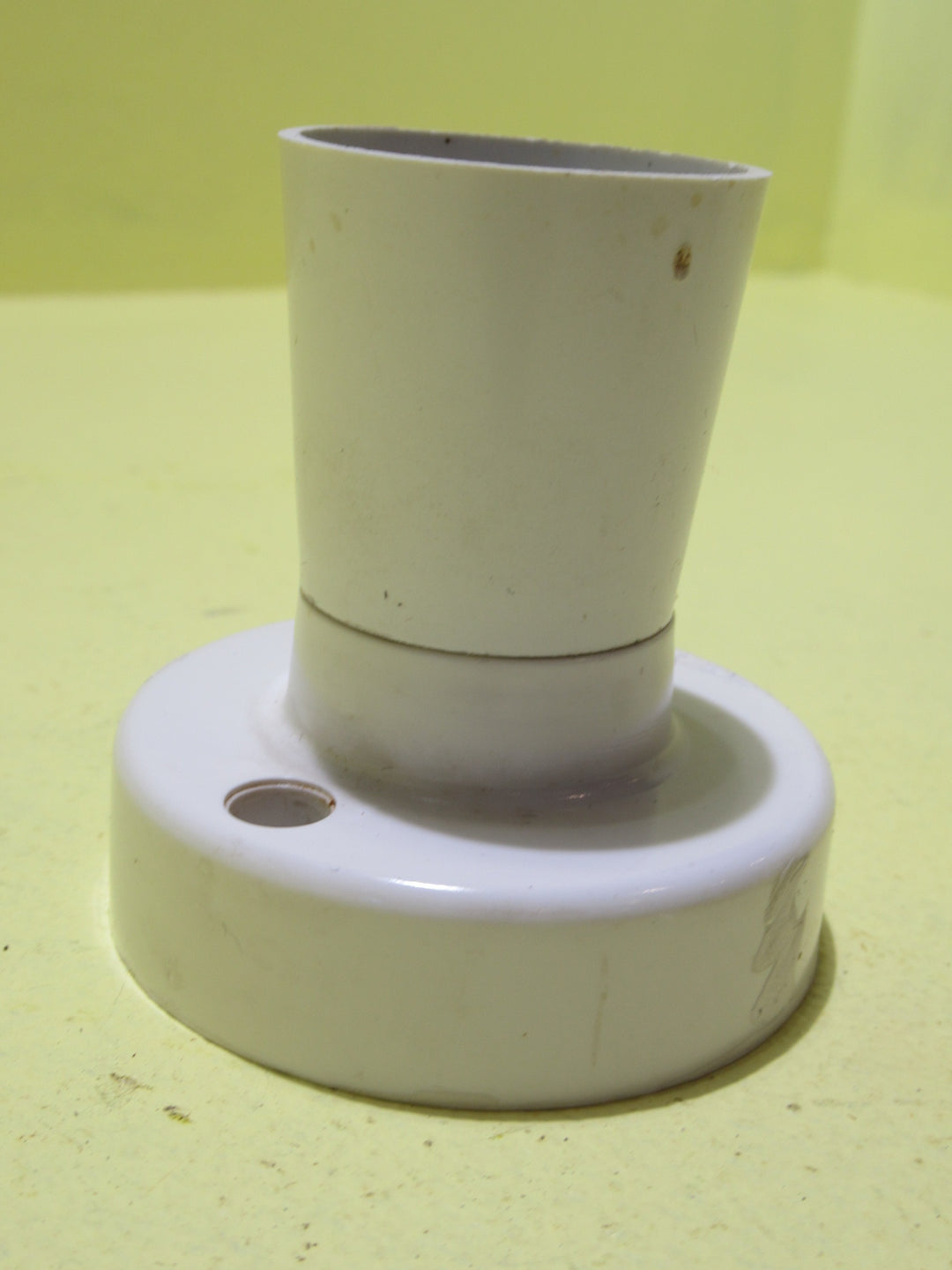 Light Mount with Lamp Holder 67D -25D x 55H