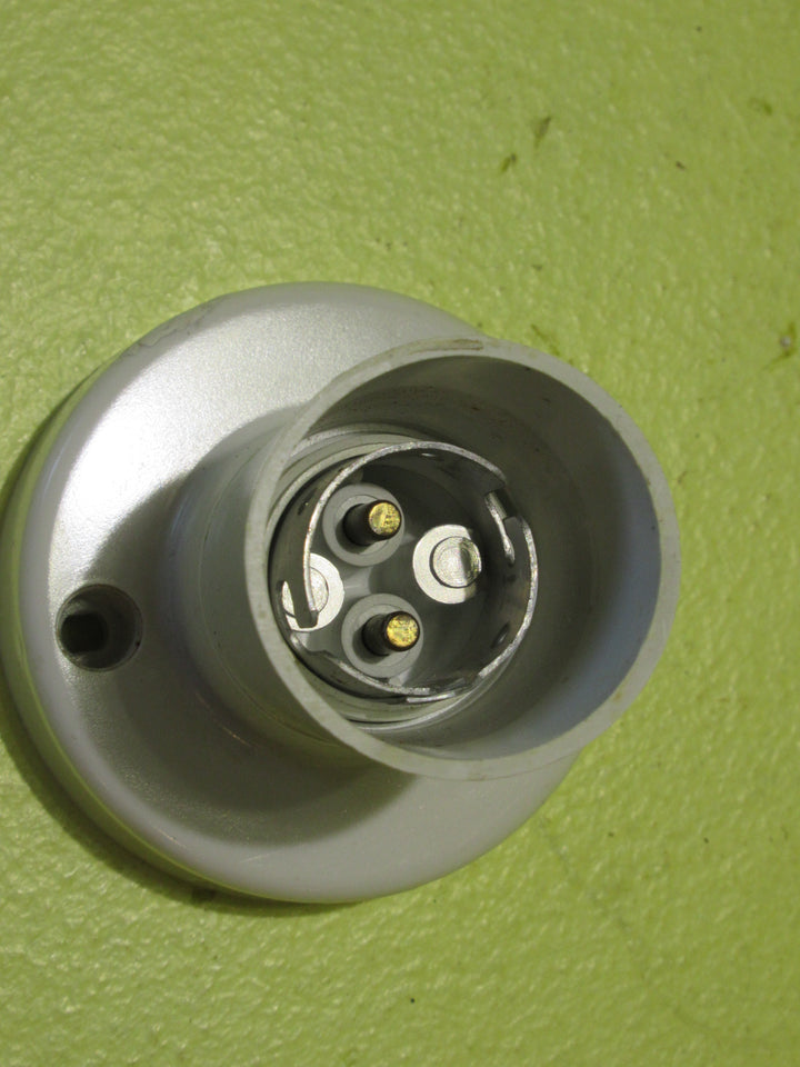 Light Mount with Lamp Holder 67D -25D x 55H