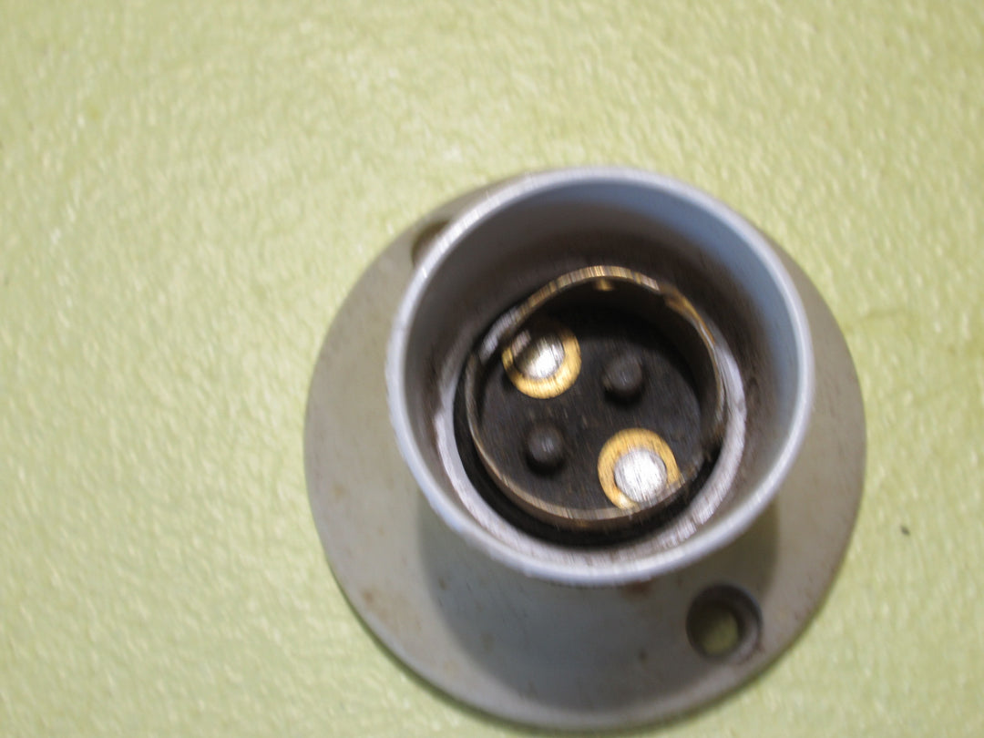 Light Mount with Lamp Holder 67D -25D x 55H