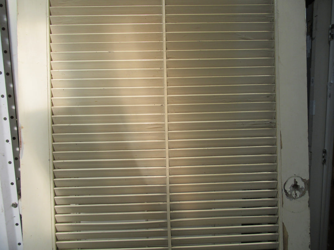 1 Panel Louvre Painted Door 2000H x 810W x 30D