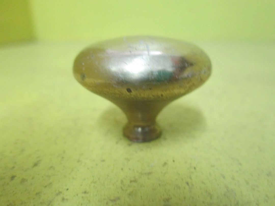 Various Vintage Knobs